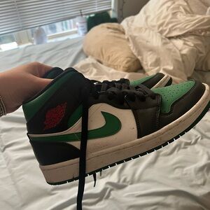 Mid Nike Green Toe Jordan 1s